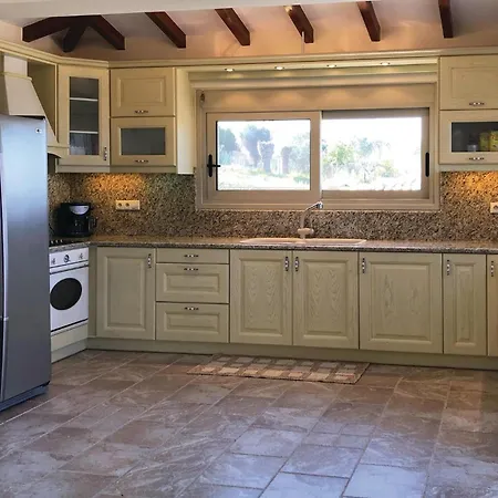 Awesome In With 5 Bedrooms, Jacuzzi&outdoor Swimming Pool Dom wakacyjny Koróni