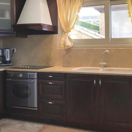 Awesome In With 5 Bedrooms, Jacuzzi&outdoor Swimming Pool Dom wakacyjny Koróni